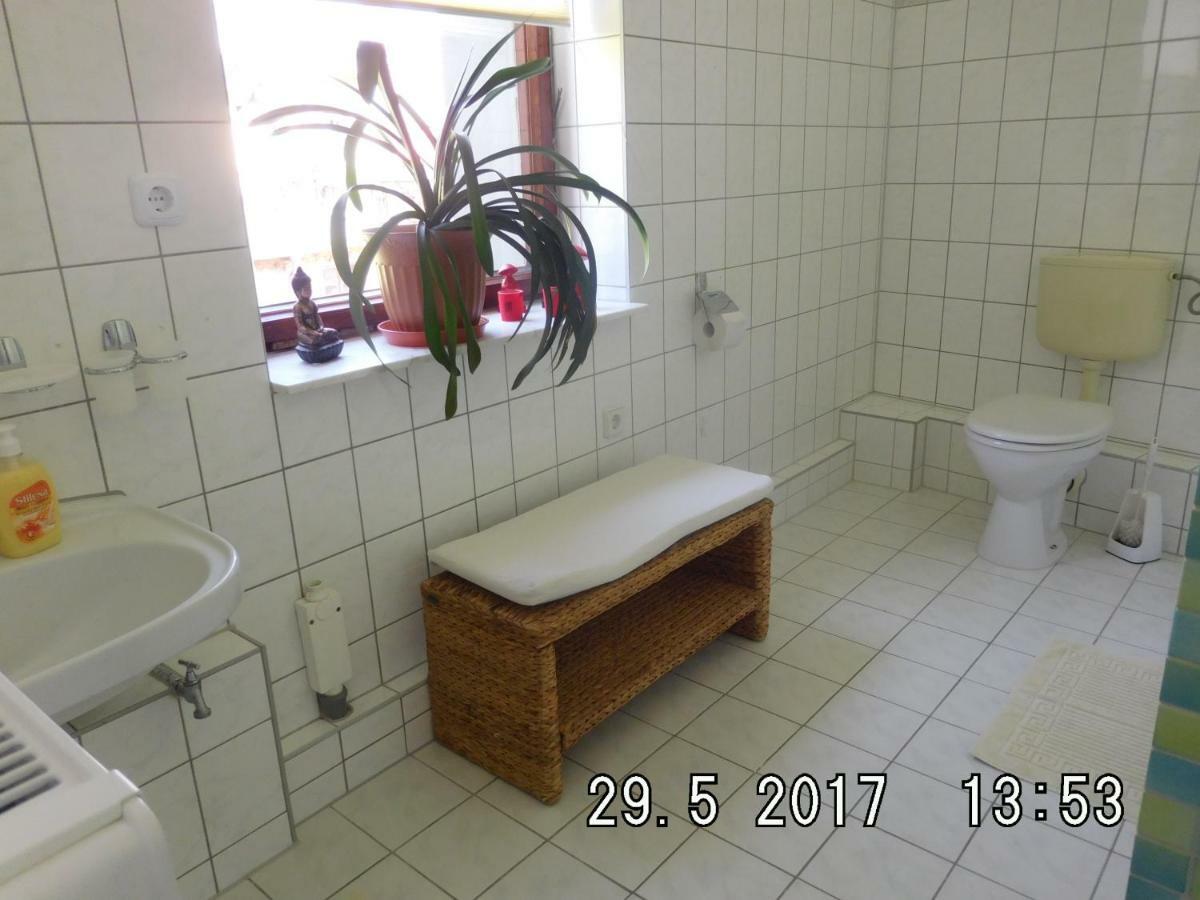 Ferienwohnung Am Schloss 톨거우 외부 사진