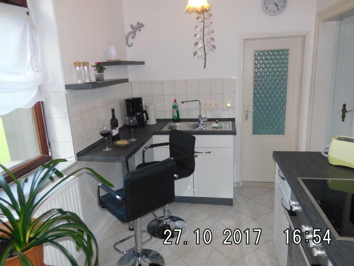 Ferienwohnung Am Schloss 톨거우 외부 사진